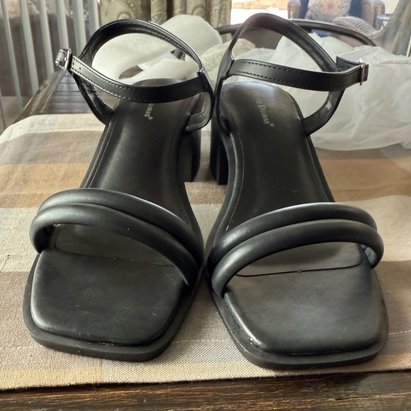 Pierre Dumas Chunky Heels NEW - Picture 6 of 11